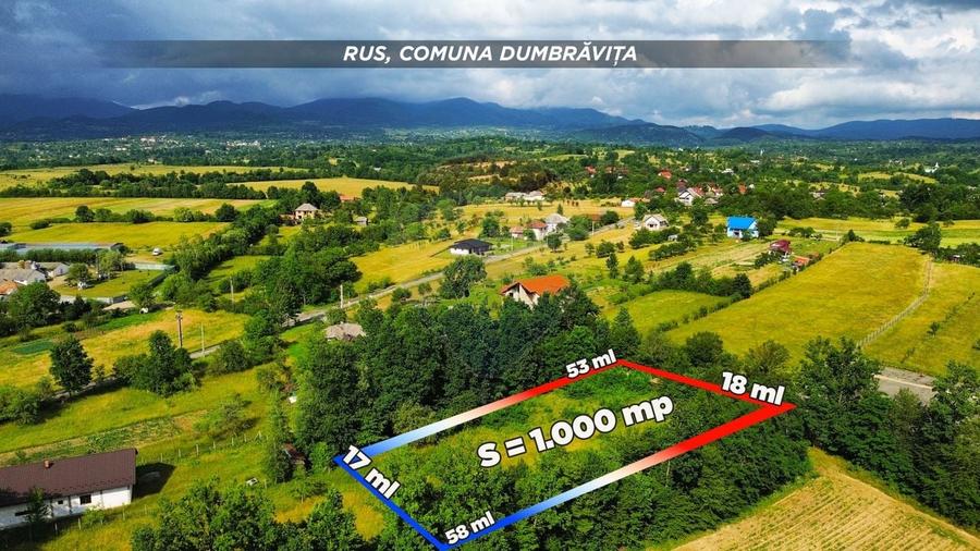 Teren Construcții intravilan de 1000 mp, în Rus