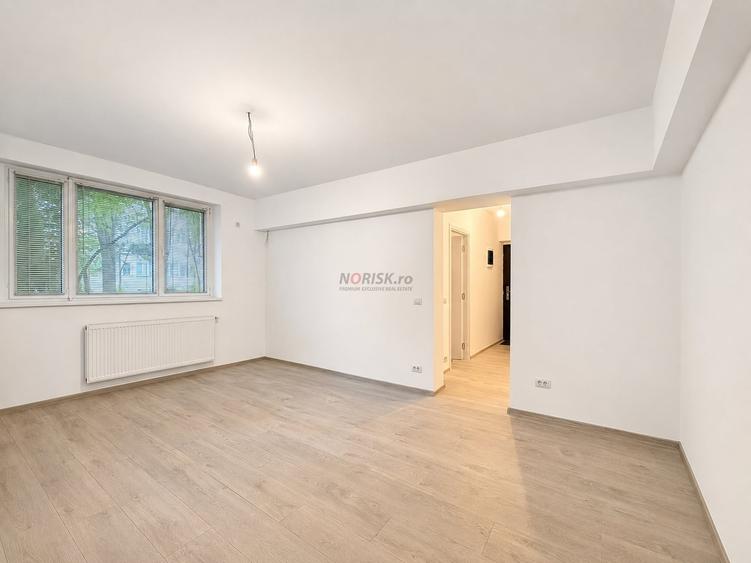 Apartament cu 3 camere semidecomandat în Pajura