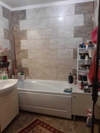 Apartament cu 2 camere decomandat în Albești