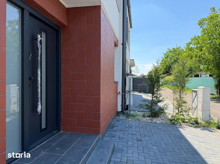 Casă cu 5 camere cu Teren 410 Mp în Corbeanca