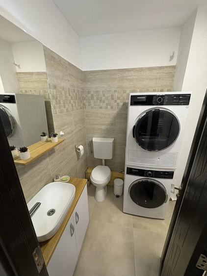 Apartament cu 3 camere decomandat în Răcădău
