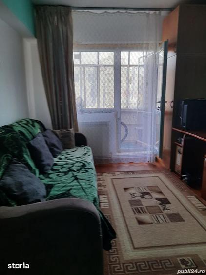 Apartament cu 4 camere decomandat în Micro 17