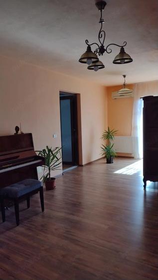 Casă cu Teren 1378 Mp în Utvin