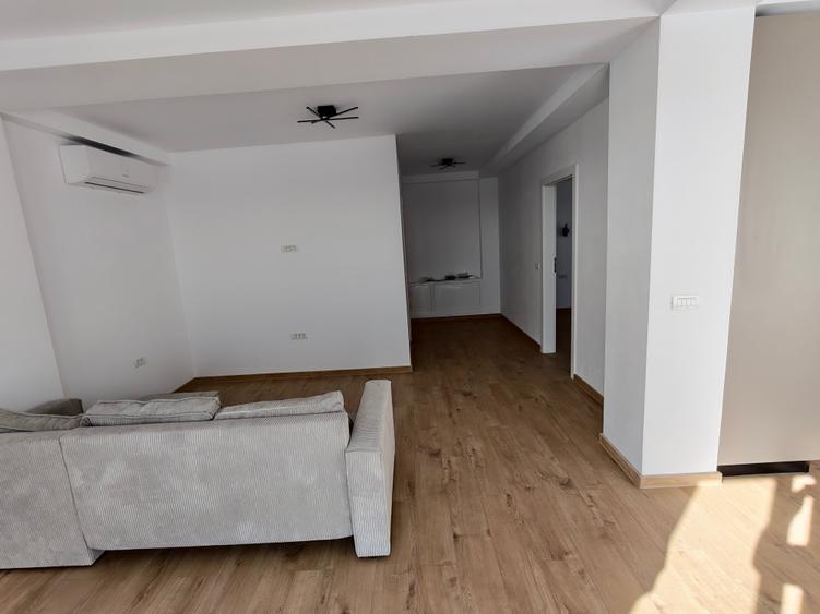 Apartament cu 2 camere semidecomandat, mobilat în Moșnița Nouă