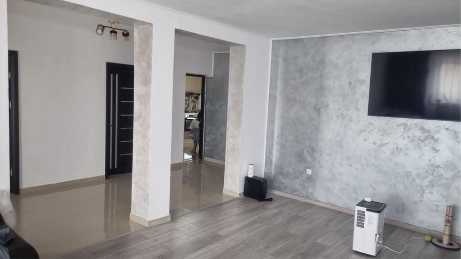 Casă cu 4 camere în Milești