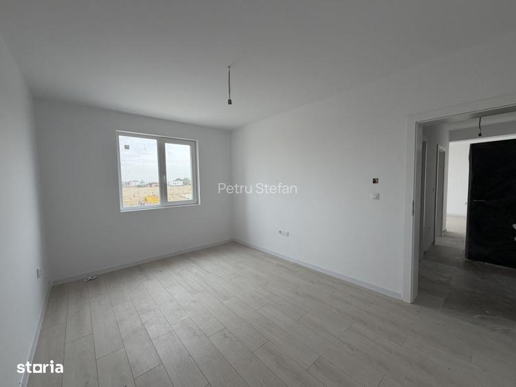 Decomandat, Apartament Cu 3 Camere, Giroc