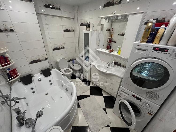 Apartament cu 3 camere decomandat în Calea Moldovei