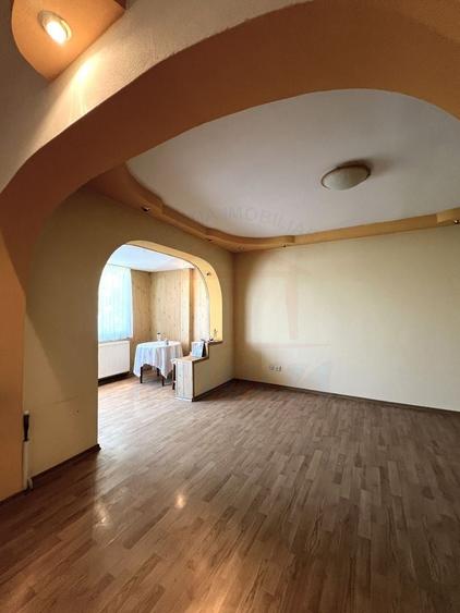 Apartament cu 3 camere decomandat, mobilat în Micro 13