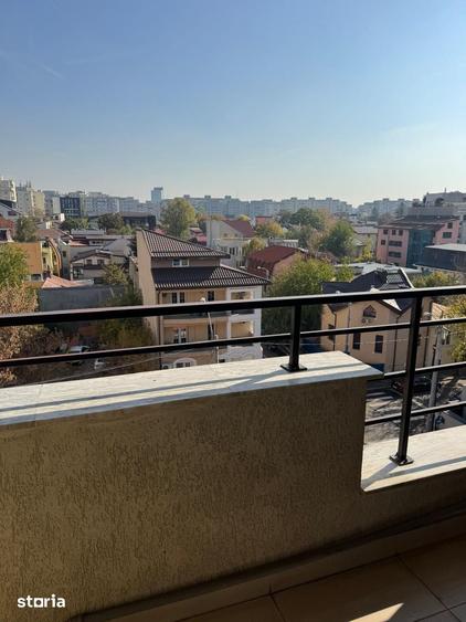 Apartament cu 4 camere în Grivița