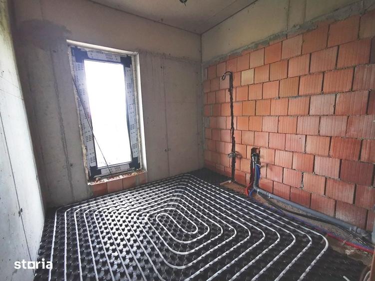 Apartament cu 3 camere decomandat în Străulești