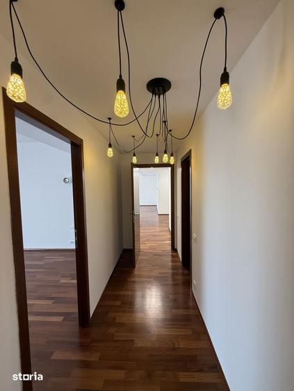 Apartament cu 4 camere, mobilat în Băneasa