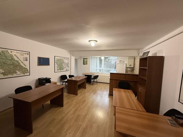 Apartament cu 3 camere decomandat în Ipotești