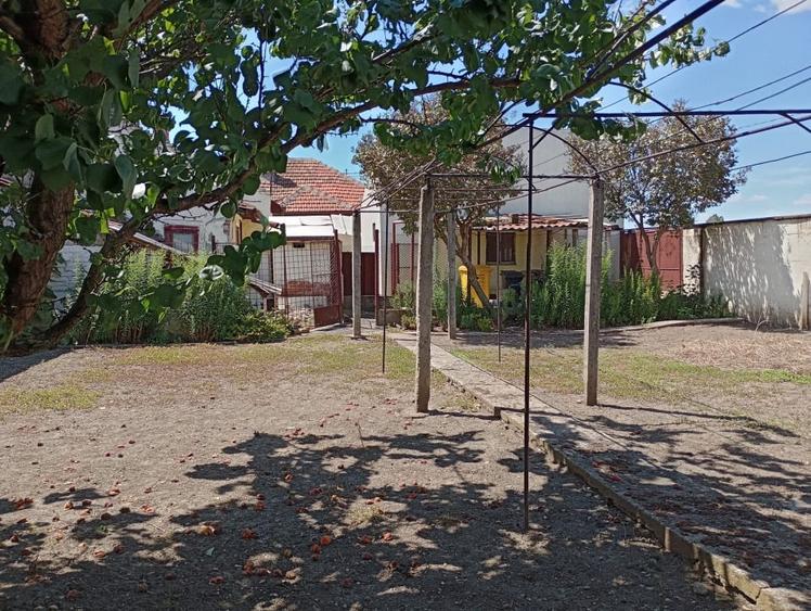 Casă individuală cu 3 camere cu Teren 472 Mp în Grădiște