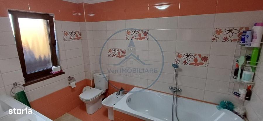 Casă cu 4 camere cu Teren 995 Mp în Unirea