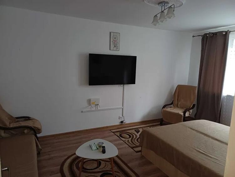 Garsonieră decomandată, mobilată în Drumul Taberei