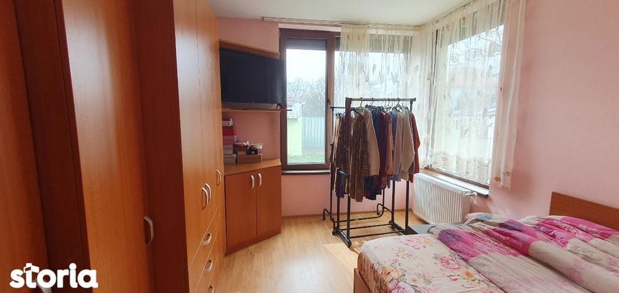 Casă cu 5 camere cu Teren 500 Mp în Ronaț