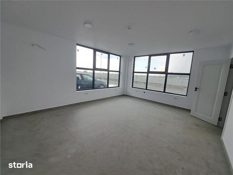 Spațiu comercial, de 460 mp, în Balotești