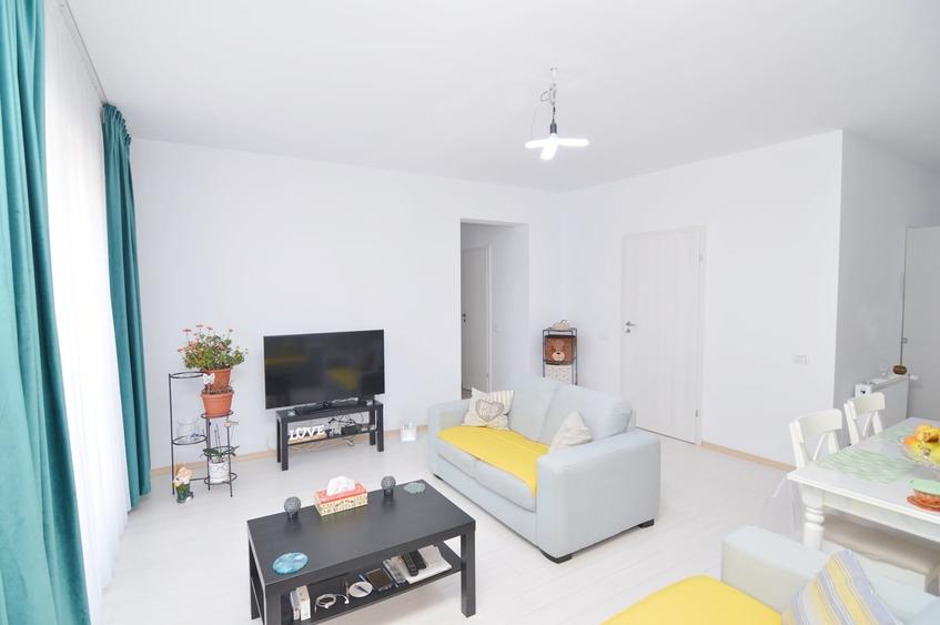 Apartament cu 3 camere semidecomandat, mobilat în Dobroești