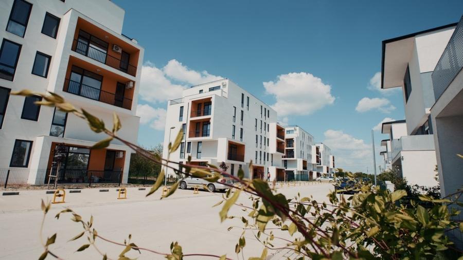 Apartament cu 3 camere decomandat, mobilat în Lipovei