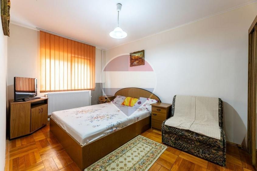 Apartament cu 2 camere semidecomandat, mobilat în Confecții