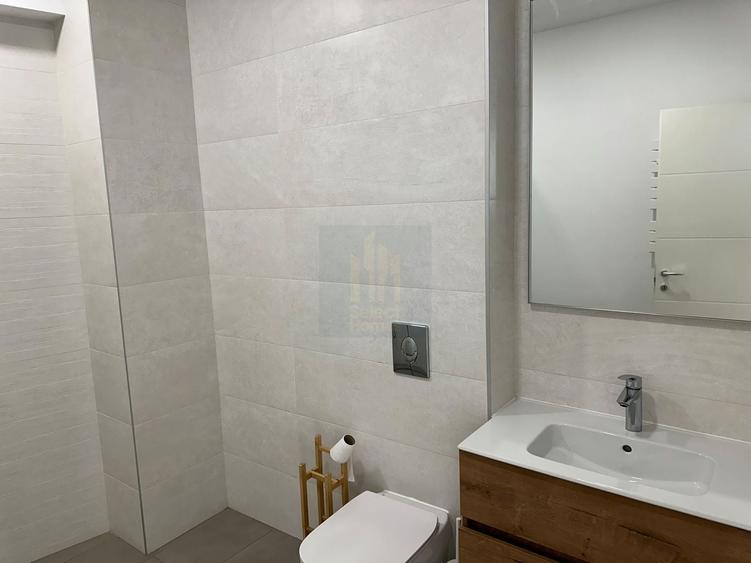 Apartament cu 4 camere semidecomandat, mobilat în Unirii