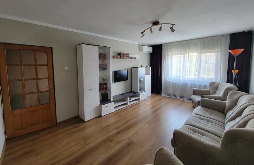Apartament cu 3 camere decomandat în Nufărul