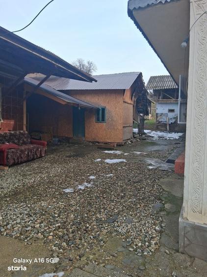 Casă cu 3 camere în Văcarea