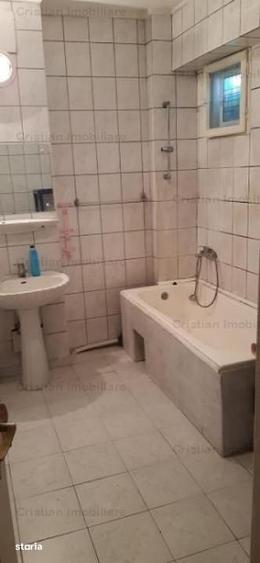 Casă cu 7 camere cu Teren 169 Mp în Central