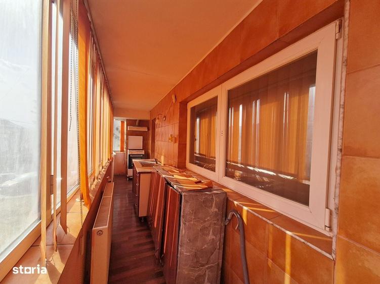 Apartament cu 3 camere decomandat în 1 Mai