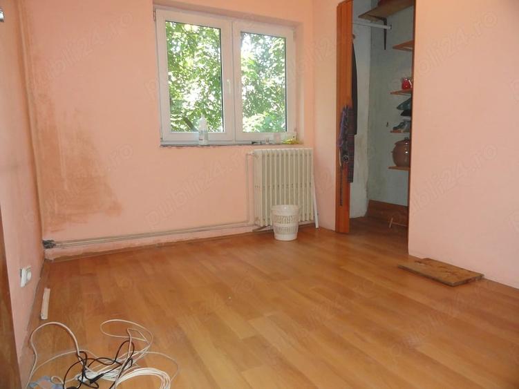 Apartament cu 4 camere decomandat în Micălaca