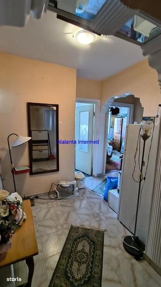 Apartament cu 3 camere decomandat în CET