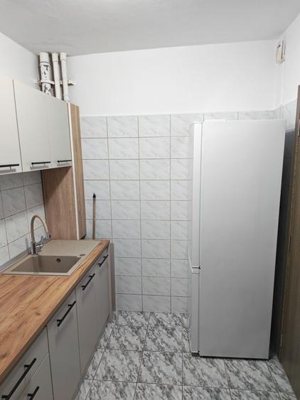 Apartament cu 3 camere decomandat în Fundeni
