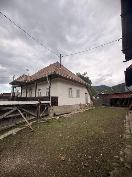 Casă cu 2 camere în Central