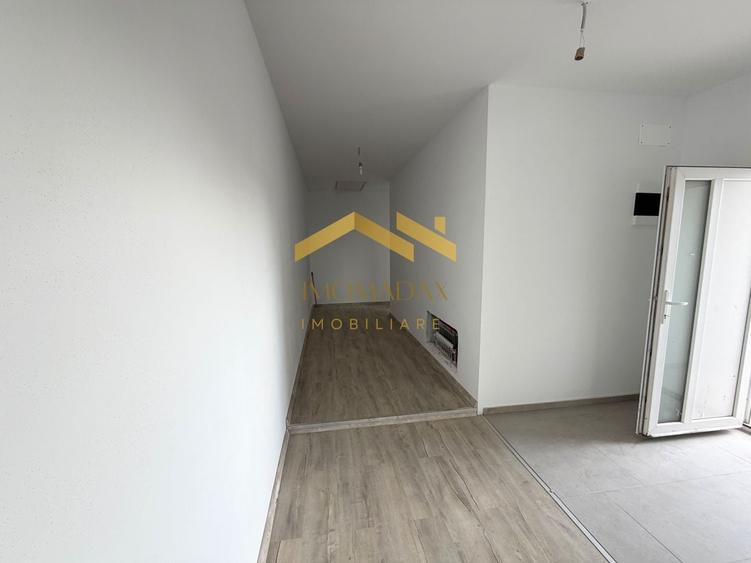 Duplex cu 3 camere cu Canalizare în Bucovăț (Remetea Mare)