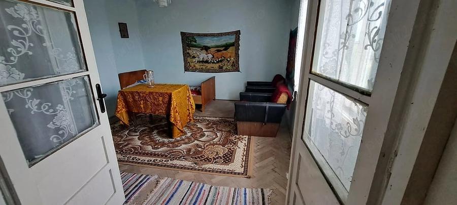 Casă cu 2 camere cu Teren 680 Mp în Războieni-Cetate