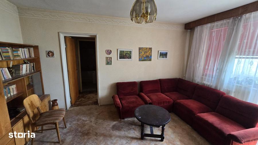 Apartament cu 3 camere în Craiovei