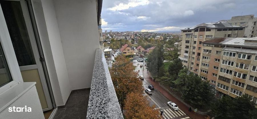 Apartament cu 3 camere decomandat în George Enescu