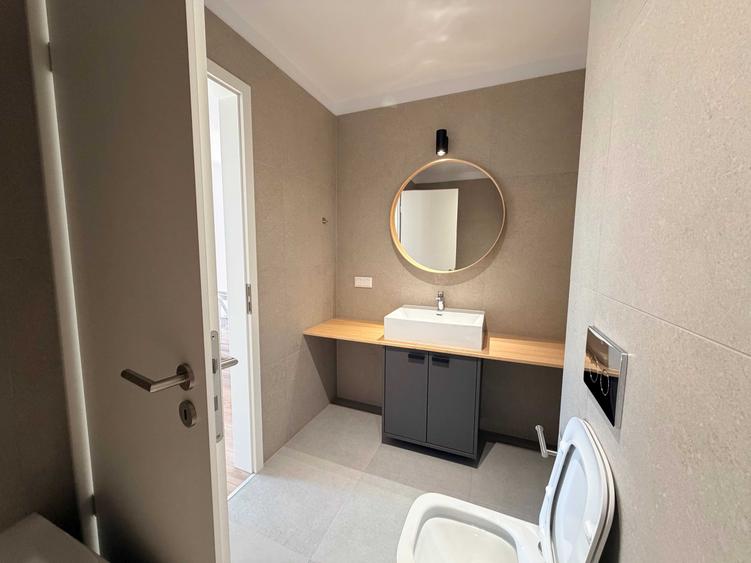 Apartament cu 2 camere decomandat în Doamna Ghica