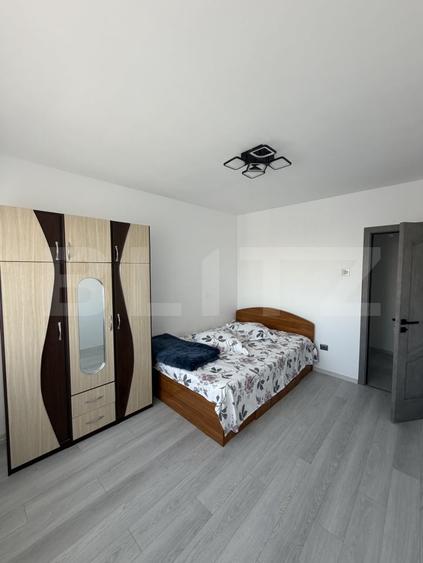 Apartament cu 3 camere decomandat, mobilat în Micro 21