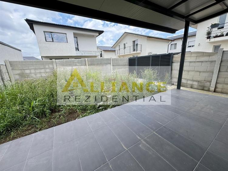 Duplex cu 4 camere decomandat cu Canalizare în Central