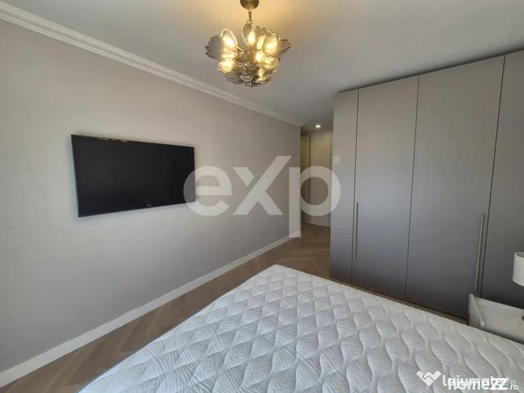 Apartament cu 4 camere decomandat în Central