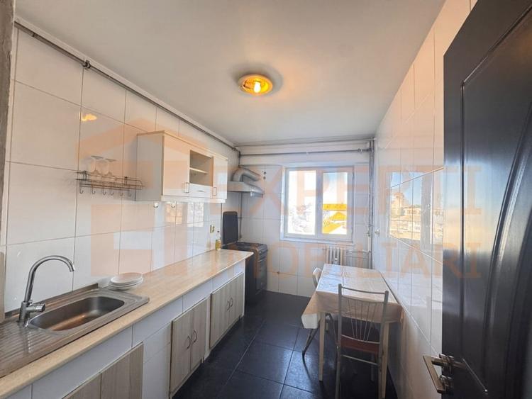 Apartament cu 2 camere decomandat, mobilat în Casa de Cultură