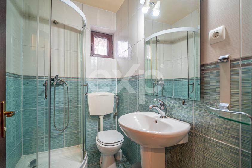 Casă individuală cu 6 camere cu Canalizare în Vlădeț - Trei Brazi