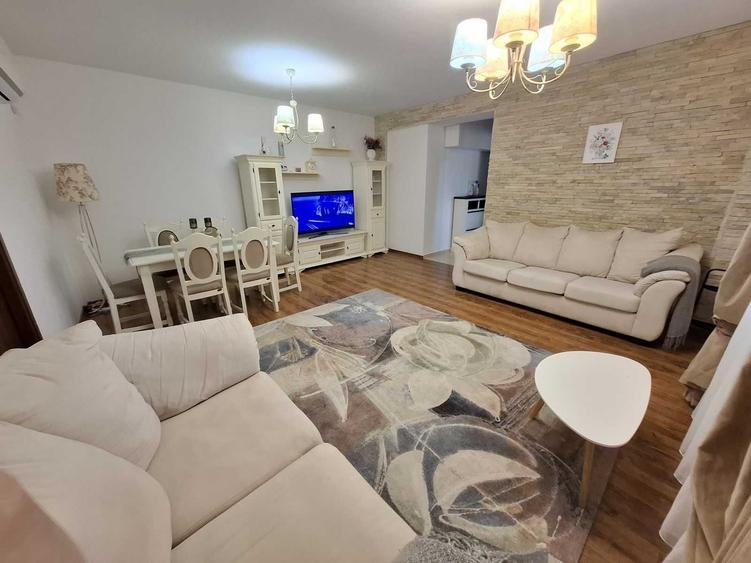 Apartament cu 3 camere semidecomandat în Tomis Plus
