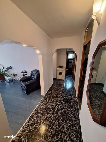 Apartament cu 3 camere decomandat în Traian