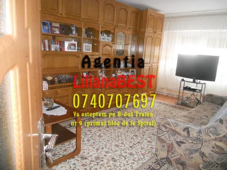 Apartament cu 4 camere decomandat în Central