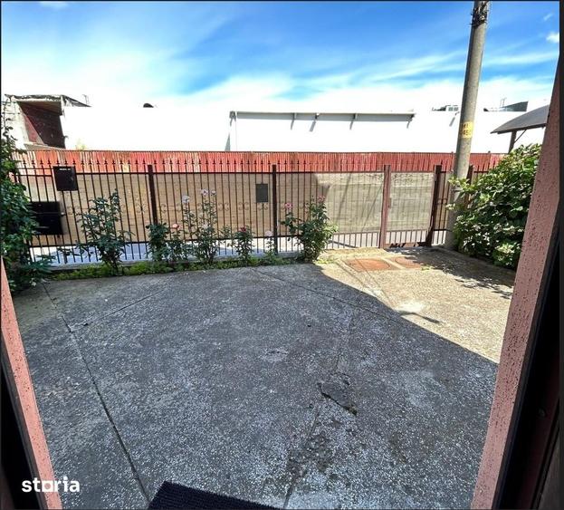 Apartament cu 5 camere în Podu Roș
