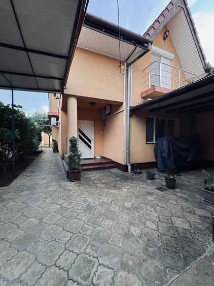 Casă cu 5 camere cu Teren 360 Mp în Fratelia