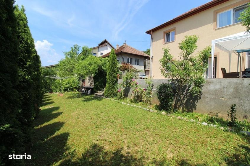 Casă cu 4 camere în Hunedoara