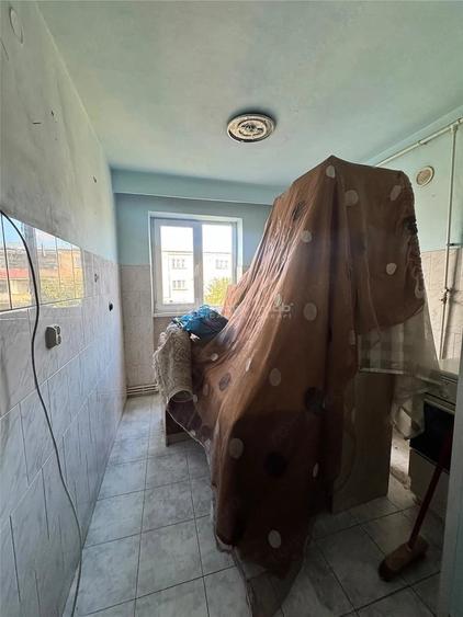 Apartament cu 2 camere semidecomandat în Gojdu